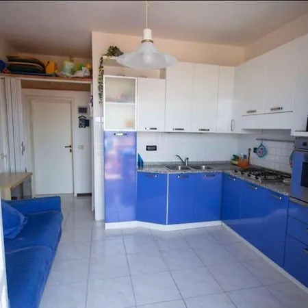 Bilocale Con Ampio Terrazzo * مارتْشانا مارينا
