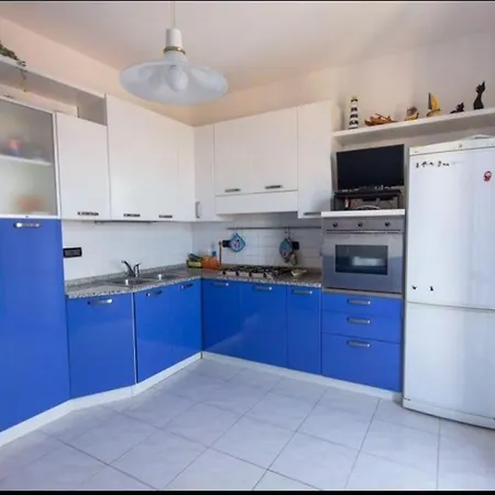Bilocale Con Ampio Terrazzo شقة *